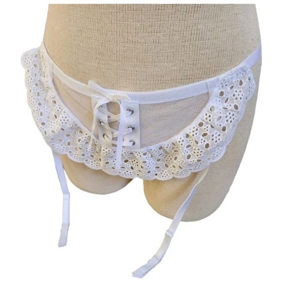 VICTORIA'S SECRET DREAM ANGELS EYELET LACE GARTER BELT SKIRT M/L NWT - Picture 1 of 5
